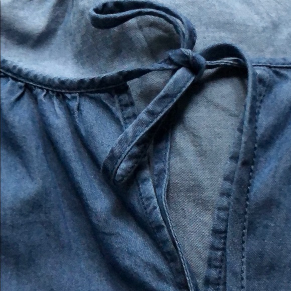 Levis Women. LESLIE TOP BLUE Nwt. - Picture 6 of 7